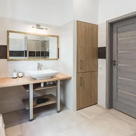 Lux - Easy Apartment